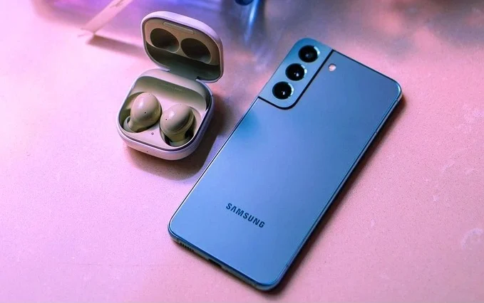 Samsung Galaxy S25+ smartphone 512GB unlocked Android with AI night mode camera and Snapdragon 8 Elite processor